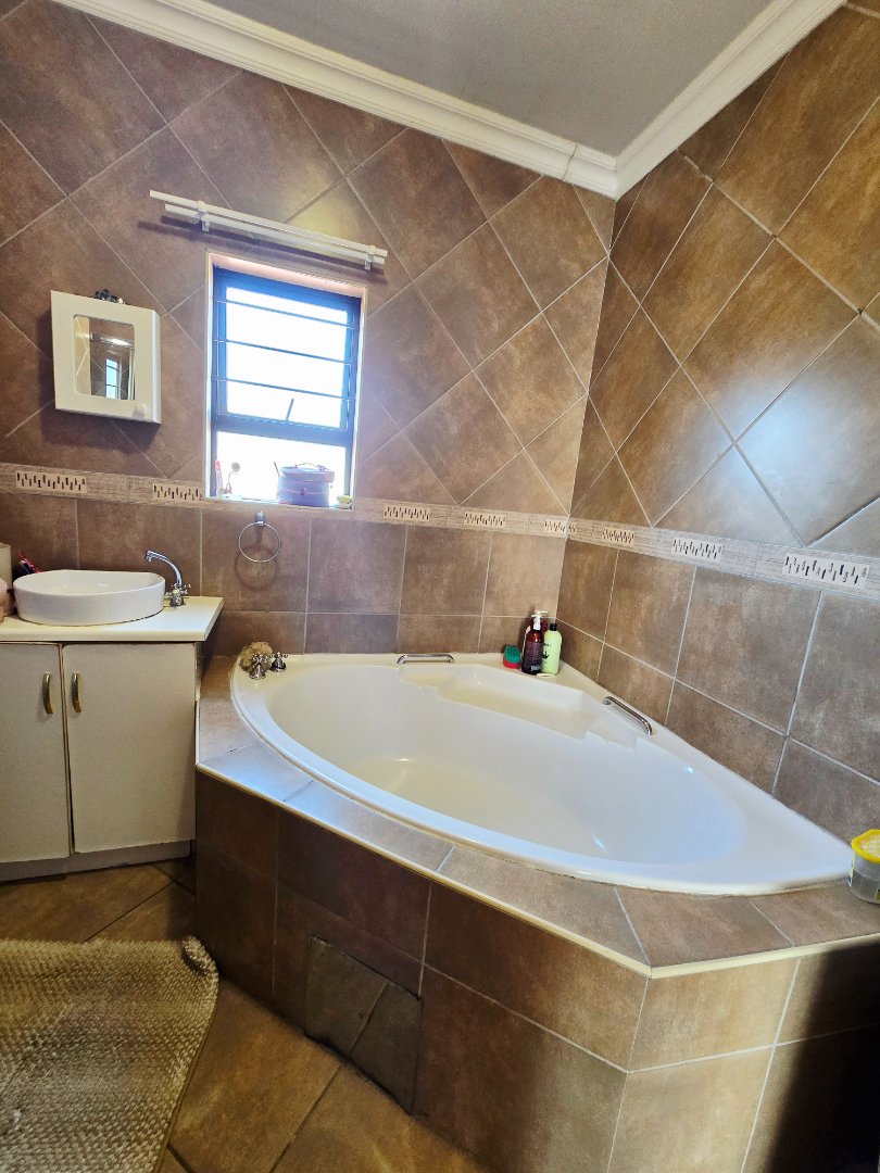 3 Bedroom Property for Sale in Flamwood North West